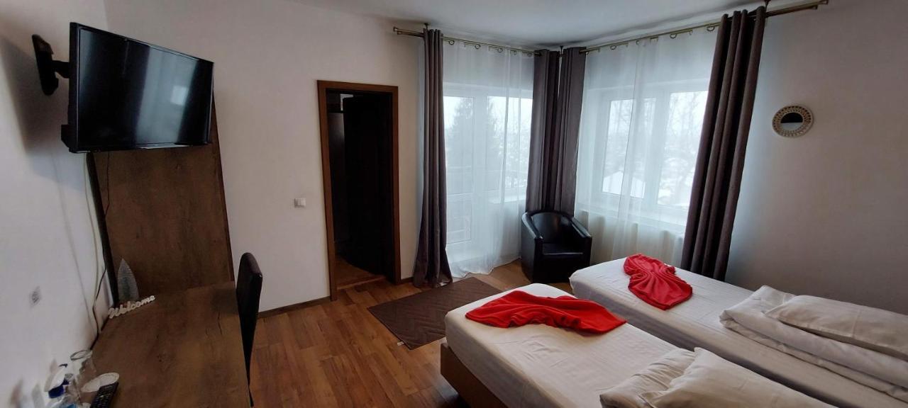 Pensiunea Riunione Braşov Exterior foto